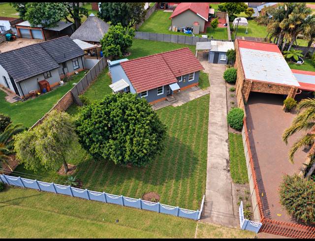 3 BEDROOM HOUSE FOR SALE IN TASBET PARK EXT 2